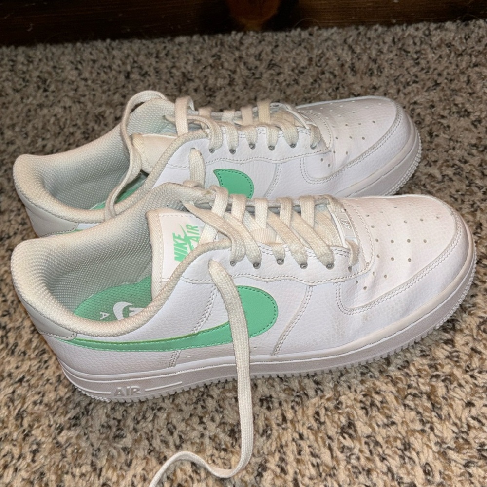 Nike air force 1 low mint swoosh size 6.5 W with anti crease inserts